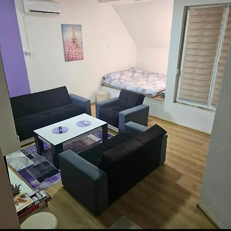 Lira Apartmán